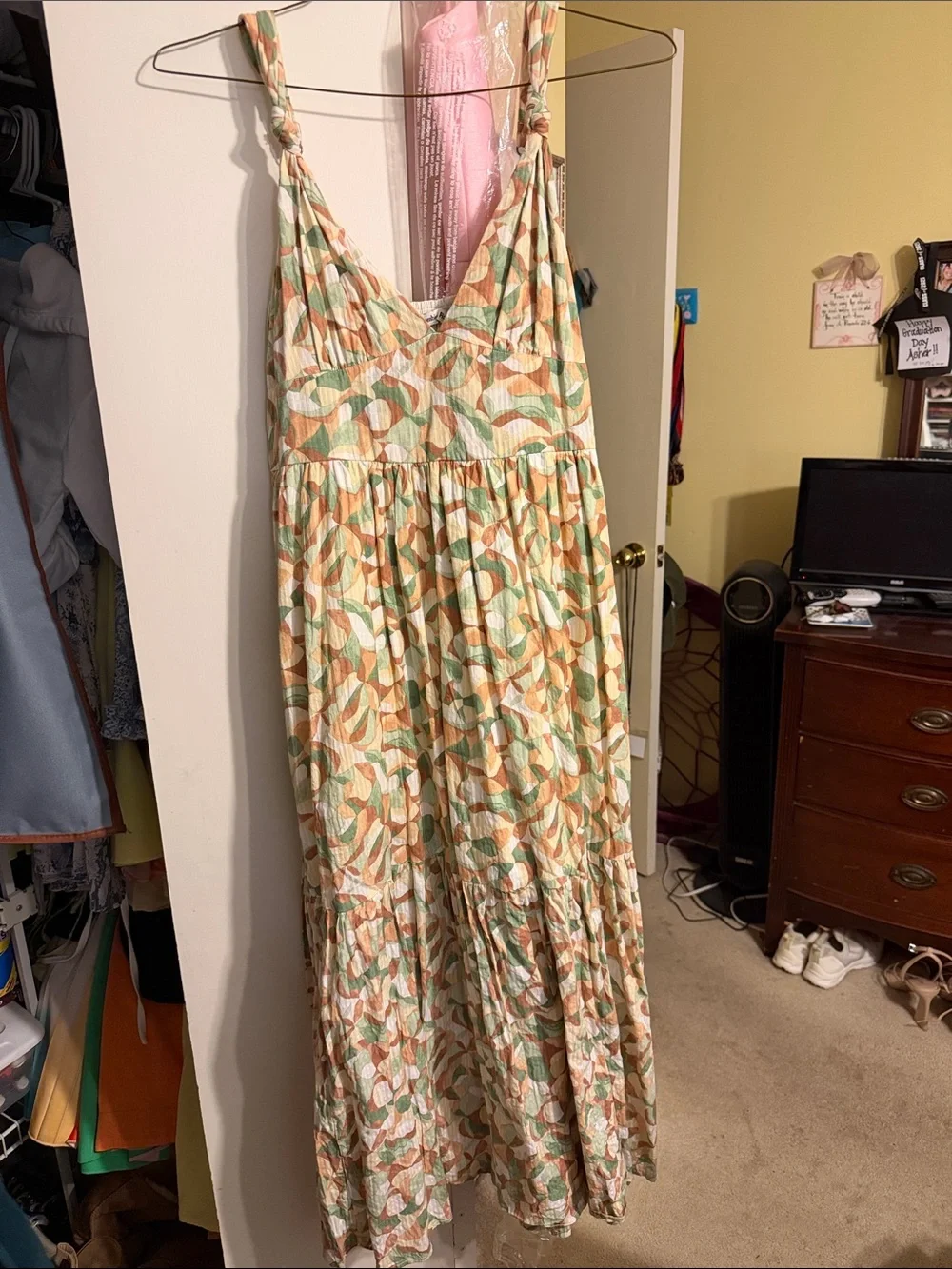 Abercrombie & Fitch Leaf-Print Maxi Dress in Green & Tan